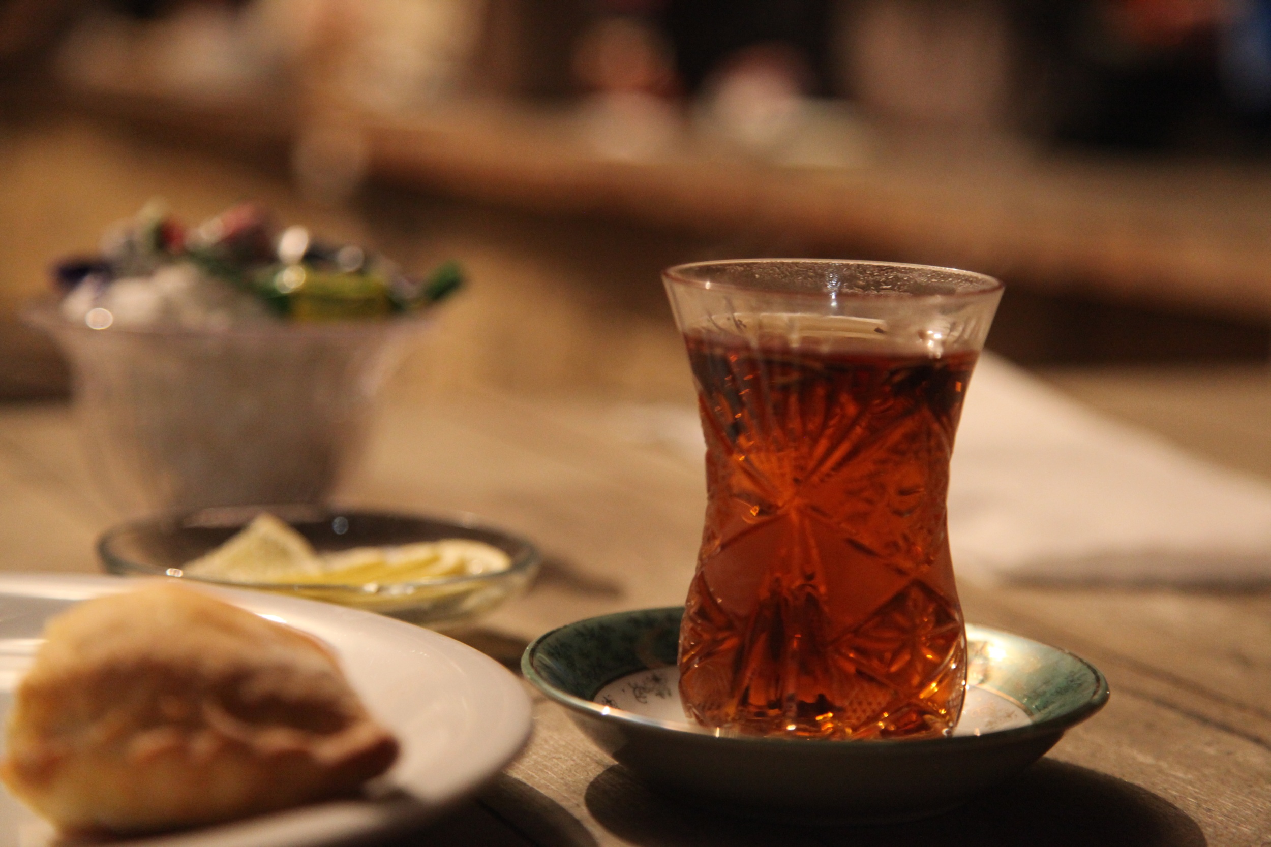 Бардак по турецки. Баку чай армуды. Армуд азербайджанский. Азербайджан чай армуды чайник. Азербайджан чай армуды самовар.